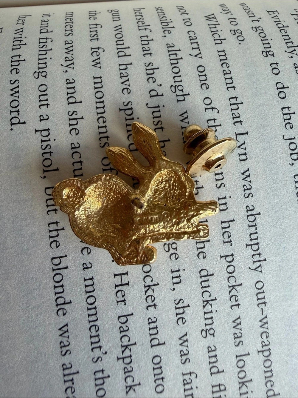 Rabbit Rhinestone Brooch in Gold - Picture 3 of 7
